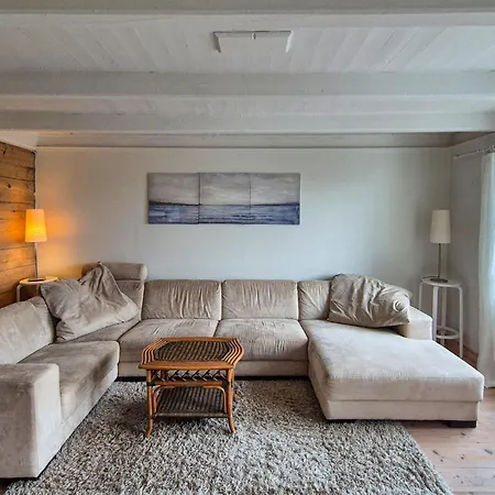 Feriehus 4 Bedroom Beautiful In