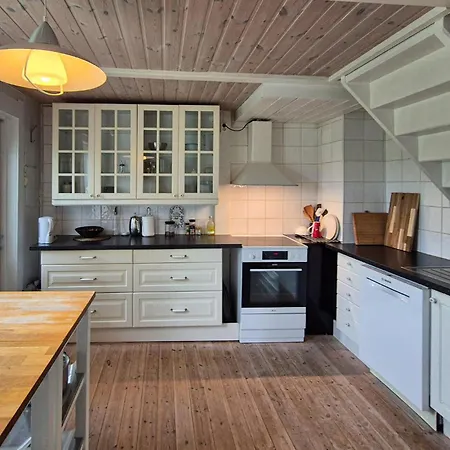 4 Bedroom Beautiful In Feriehus *