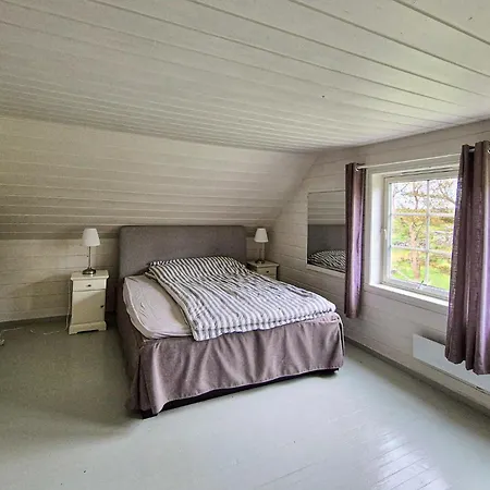 4 Bedroom Beautiful In *