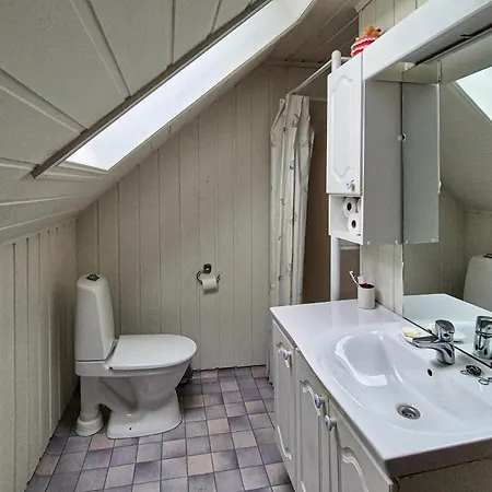 Feriehus 4 Bedroom Beautiful In